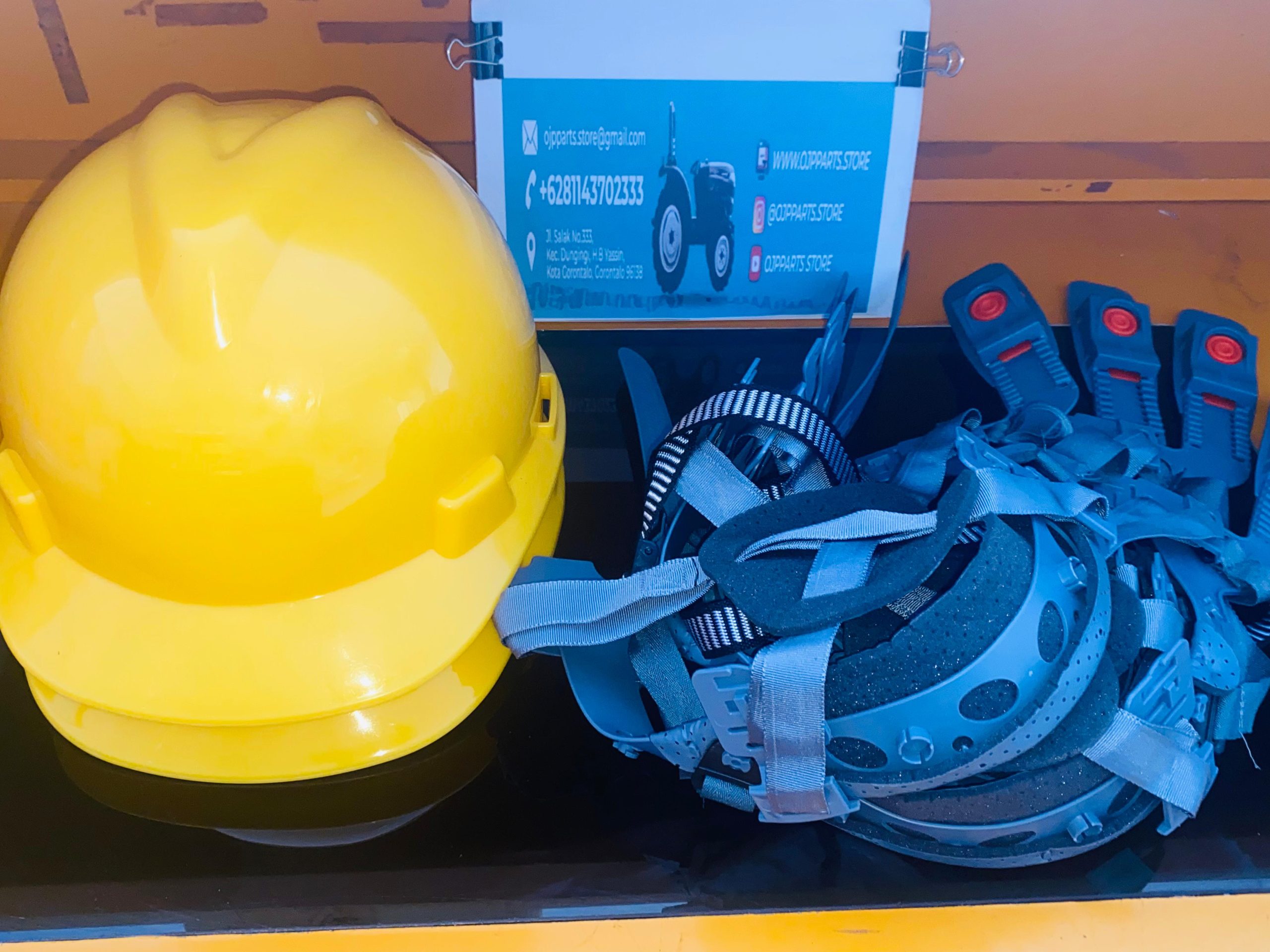 HELM PROYEK KUNING HC25 SUSP PUSHKEY WITH CHINS 4PT