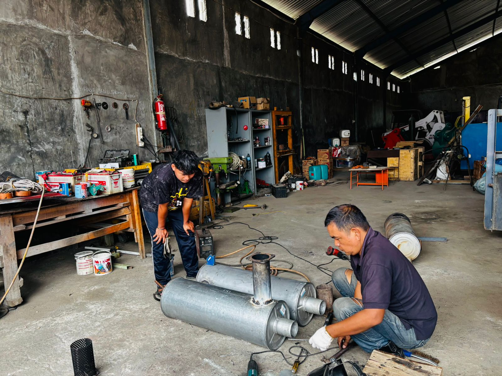 JASA PENGELASAN KNALPOT GENSET KONSTUMER