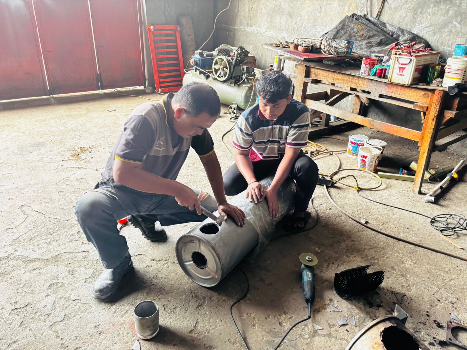 JASA REKONDISI PENGELASAN KNALPOT GENSET KONSTUMER