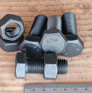 BAUT MUR FULL DRAT BAJA HITAM 8.8 M 16 x 40 MM P2.0 KUNCI 24