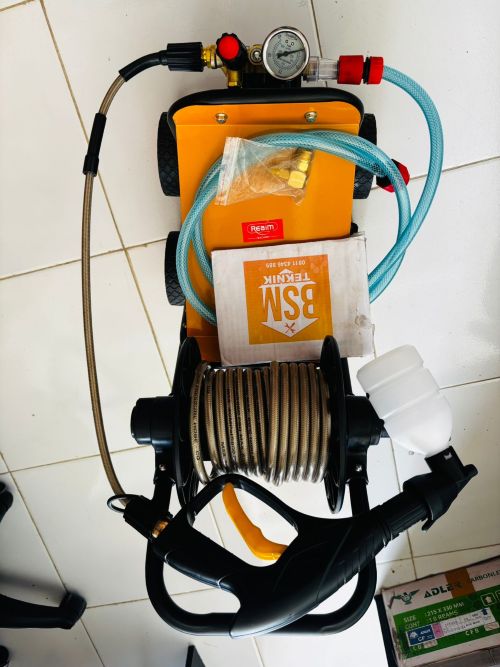 Reaim Jet Cleaner 300Bar 1300W Dengan pengukur tekanan Mesin Steam Pressure Washer