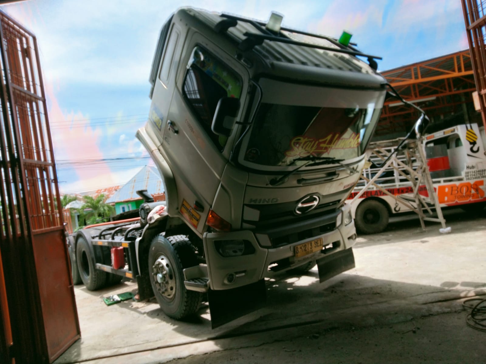 TIM MEKANIK BSM TEKNIK MELAYANI JASA SERVICE INCLUDE SPAREPART PERUSAHAAN LOGISTIK PELABUHAN GORONTALO