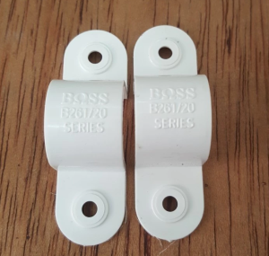 CLAMP PIPA CONDIUT MERK BOSS TYPE PVC 20 MM
