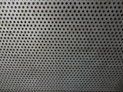 PLAT LUBANG BESI PERFORATED TEBAL 1.2 MM x120 CMx 240 CMt LUBANG 6 MM