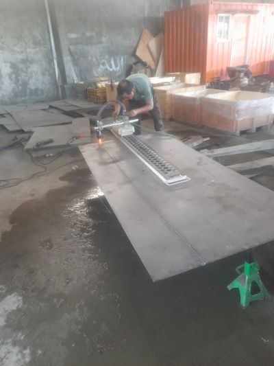 TGL 03 SEPTEMBER 26 PENJUALAN BESI PLAT TEBAL 8 MM CUSTOM UKURAN PANJANG 90× 80 KONSTUMER PABRIK JAGUNG