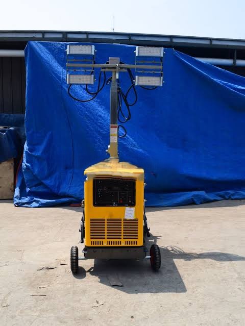 TOWER LIGHT GENERATOR TSUZUMI LT 500LED 220 V 7500 WATT 720000 LM GENSET SILENT TSUZUMI TDG 10000S LAMP 4 x 400 MANUAL